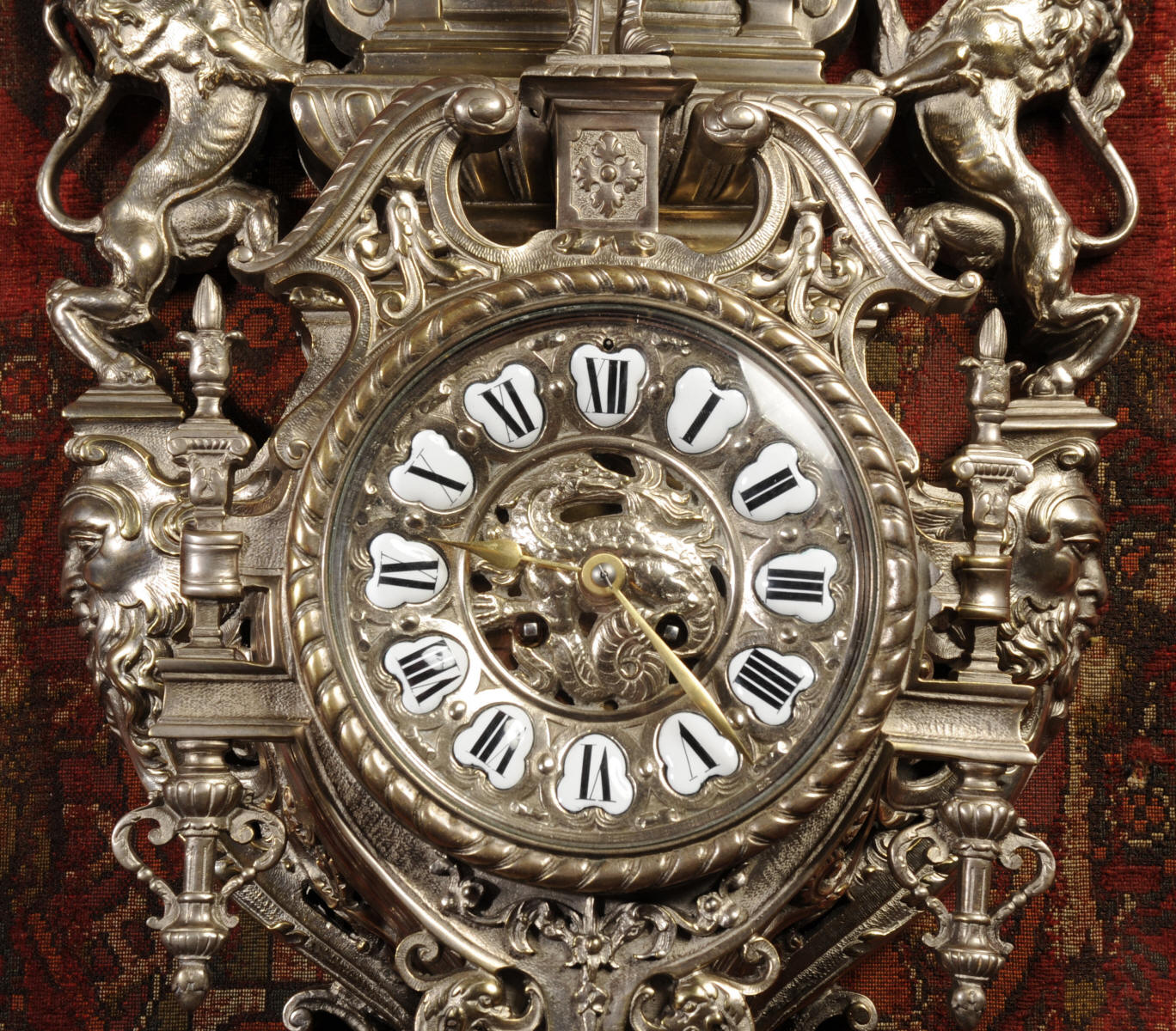 Старинные часы. Часы Картель. Антикварные часы рыцарь.